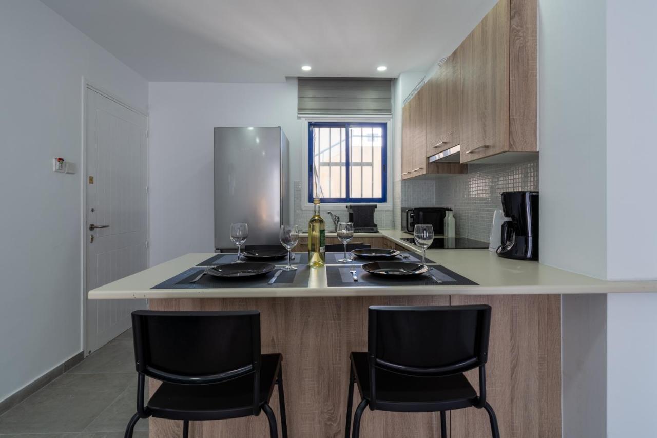 Odyssey - Captivating 2-Bedroom Retreat In Lárnaca Exterior foto